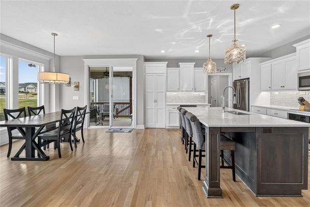 4011 W 157th Terrace, Overland Park, KS 66224