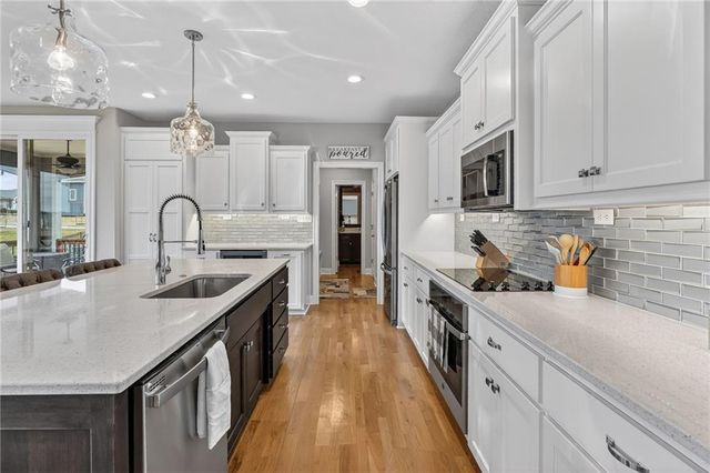 4011 W 157th Terrace, Overland Park, KS 66224