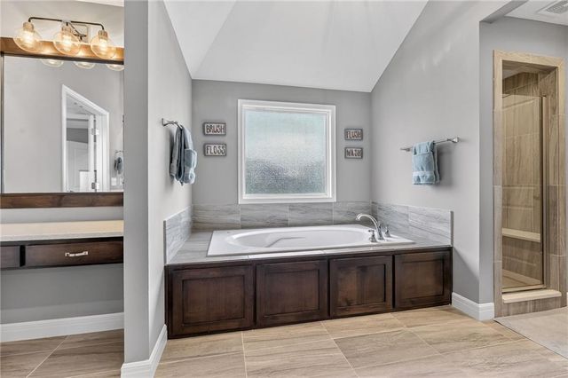 4011 W 157th Terrace, Overland Park, KS 66224