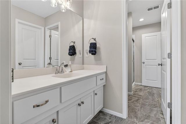 4011 W 157th Terrace, Overland Park, KS 66224