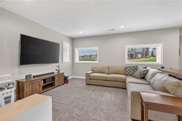 4011 W 157th Terrace, Overland Park, KS 66224