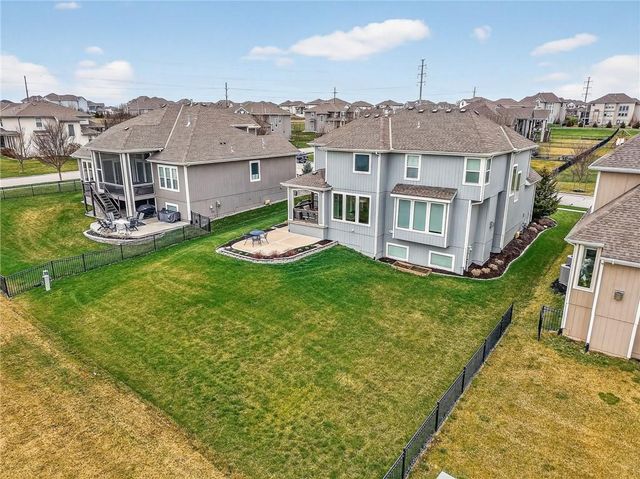 4011 W 157th Terrace, Overland Park, KS 66224