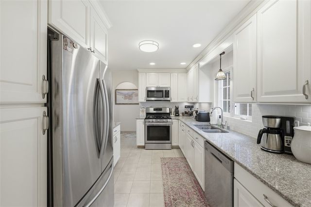 1067 Blackridge Dr, Blackridge, PA 15235