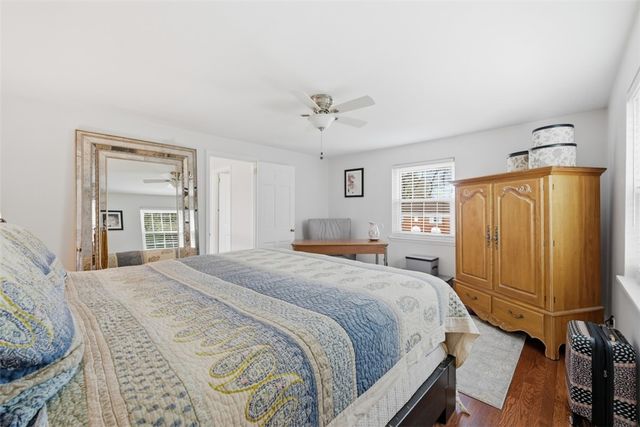 1067 Blackridge Dr, Blackridge, PA 15235