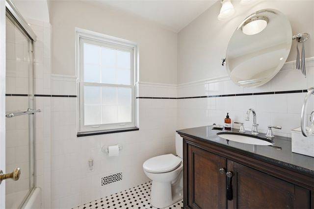 1067 Blackridge Dr, Blackridge, PA 15235