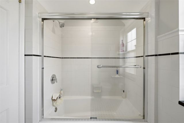 1067 Blackridge Dr, Blackridge, PA 15235
