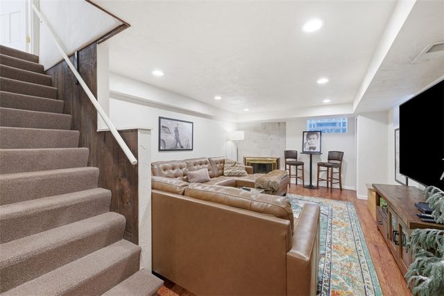 1067 Blackridge Dr, Blackridge, PA 15235