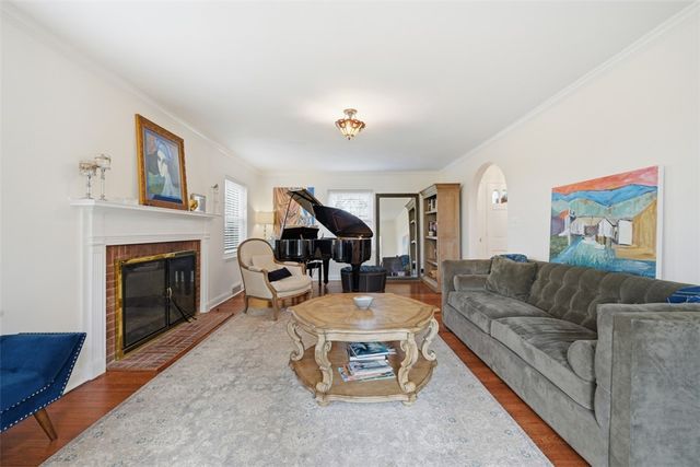 1067 Blackridge Dr, Blackridge, PA 15235