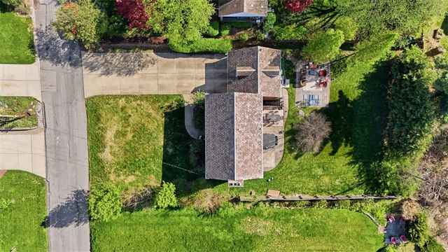 1067 Blackridge Dr, Blackridge, PA 15235