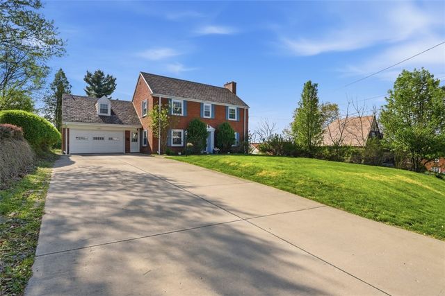 1067 Blackridge Dr, Blackridge, PA 15235