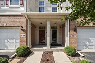 8830 CONCORD Lane J, Justice, IL 60458