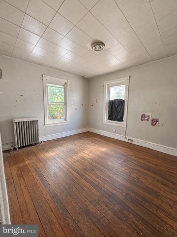 6813 WOODLAND AVE, Philadelphia, PA 19142
