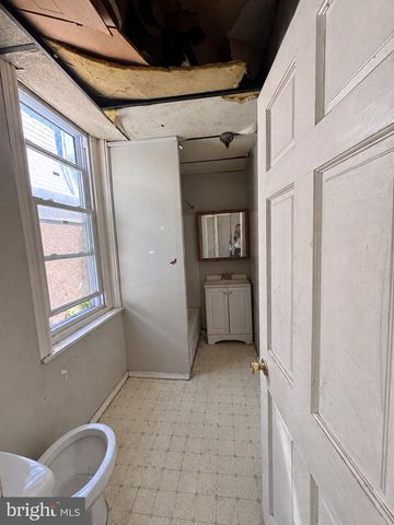 6813 WOODLAND AVE, Philadelphia, PA 19142