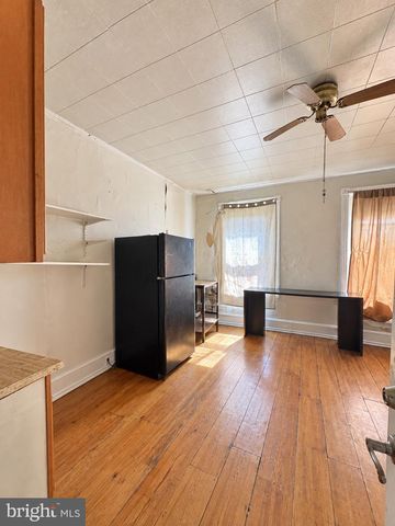 6813 WOODLAND AVE, Philadelphia, PA 19142
