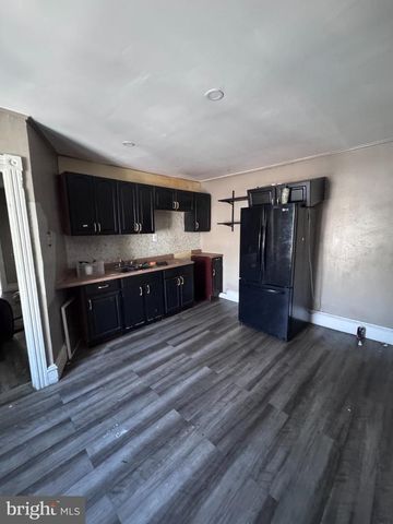 6813 WOODLAND AVE, Philadelphia, PA 19142