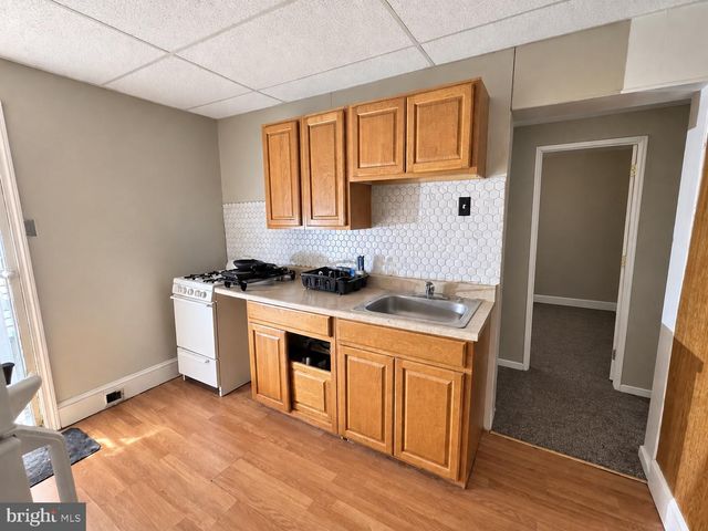 6813 WOODLAND AVE, Philadelphia, PA 19142