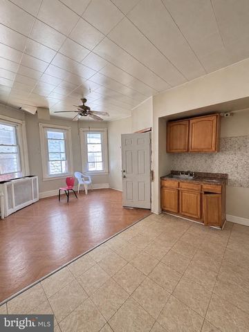 6813 WOODLAND AVE, Philadelphia, PA 19142