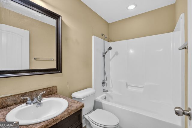 28 NE WHITE OAK DR, Ludowici, GA 31316