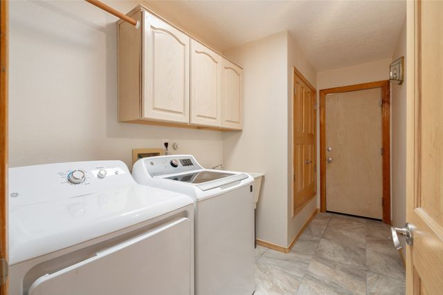 7501 Snow Blossom, Santa Fe, NM 87507