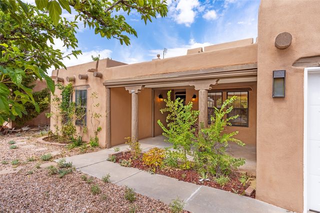 7501 Snow Blossom, Santa Fe, NM 87507