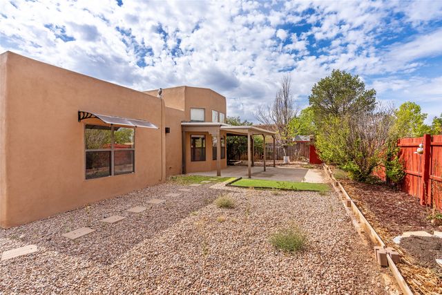 7501 Snow Blossom, Santa Fe, NM 87507