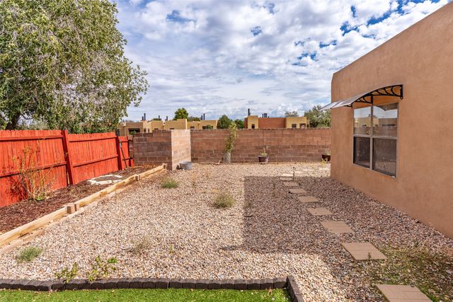 7501 Snow Blossom, Santa Fe, NM 87507