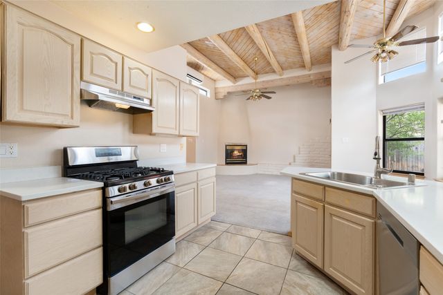 7501 Snow Blossom, Santa Fe, NM 87507