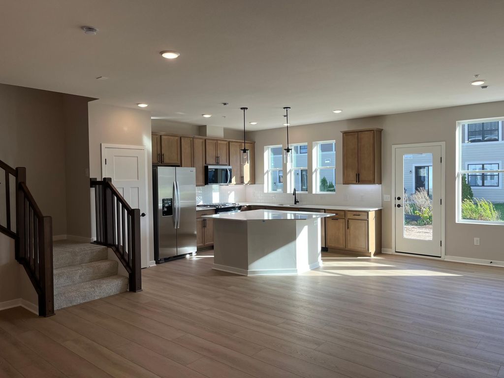 17976 Genoa Drive, Lakeville, MN 55044 — photo 3