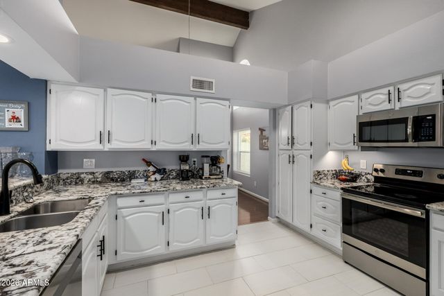 3533 E SALTSAGE Drive, Phoenix, AZ 85048