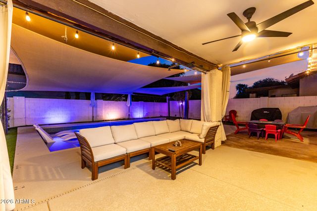 3533 E SALTSAGE Drive, Phoenix, AZ 85048