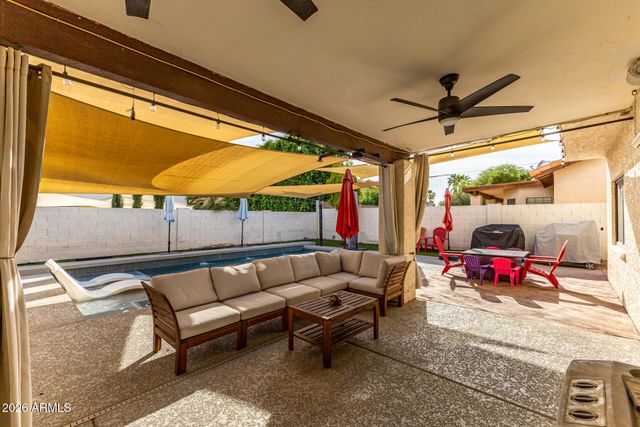 3533 E SALTSAGE Drive, Phoenix, AZ 85048