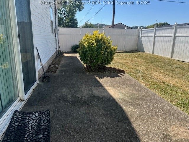 2042 Grant Avenue, St Albans, WV 25177