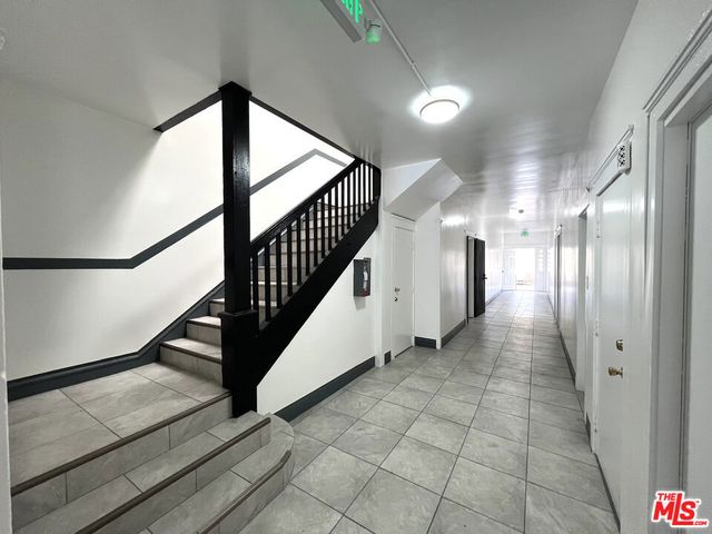156 W 32nd Street 6, Los Angeles, CA 90007