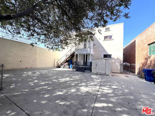 156 W 32nd Street 6, Los Angeles, CA 90007