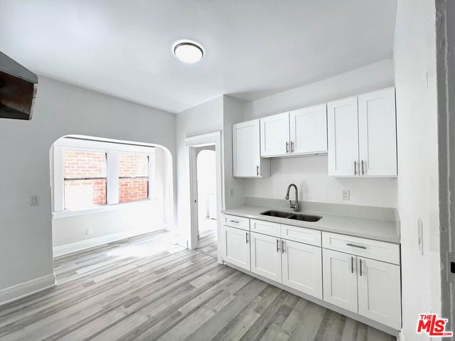 156 W 32nd Street 6, Los Angeles, CA 90007