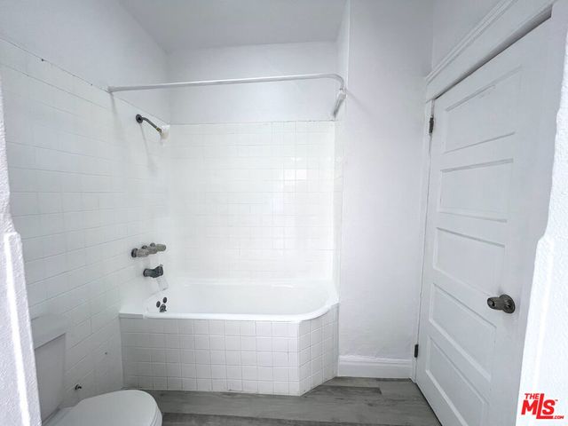 156 W 32nd Street 6, Los Angeles, CA 90007