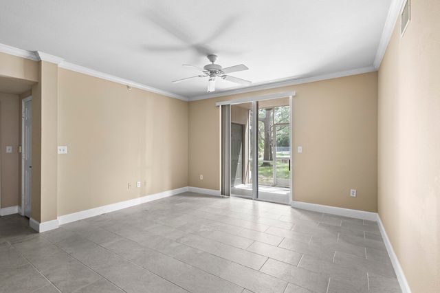6434 EMERALD DUNES Drive 104, West Palm Beach, FL 33411