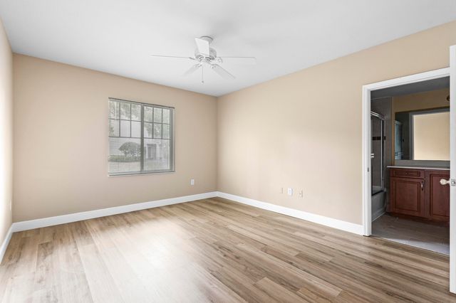 6434 EMERALD DUNES Drive 104, West Palm Beach, FL 33411