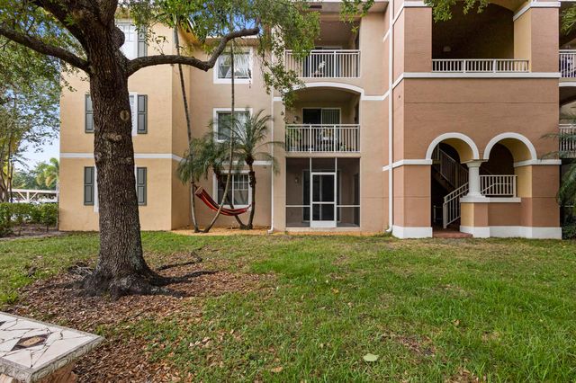 6434 EMERALD DUNES Drive 104, West Palm Beach, FL 33411