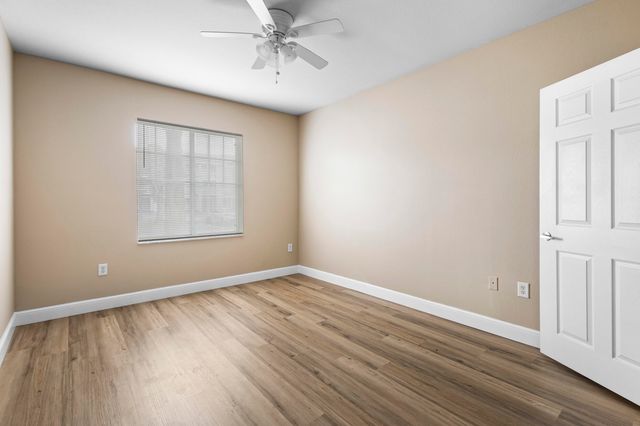 6434 EMERALD DUNES Drive 104, West Palm Beach, FL 33411