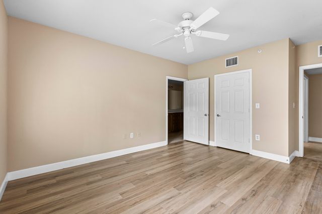 6434 EMERALD DUNES Drive 104, West Palm Beach, FL 33411