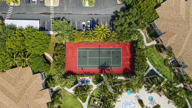 6434 EMERALD DUNES Drive 104, West Palm Beach, FL 33411