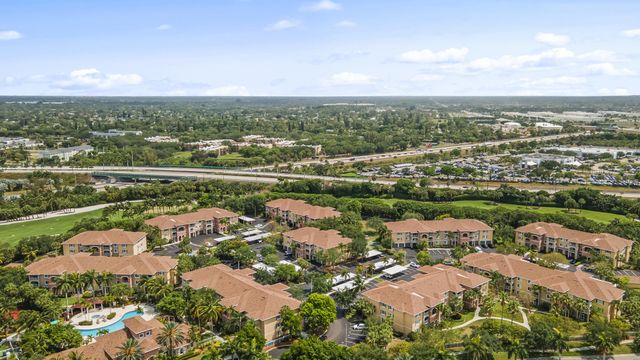 6434 EMERALD DUNES Drive 104, West Palm Beach, FL 33411