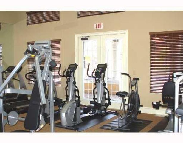 6434 EMERALD DUNES Drive 104, West Palm Beach, FL 33411