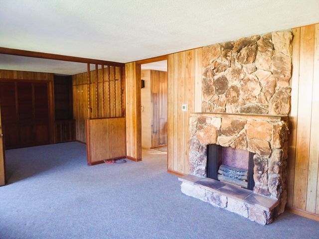 12 Gordon Drive, Holyoke, MA 01040