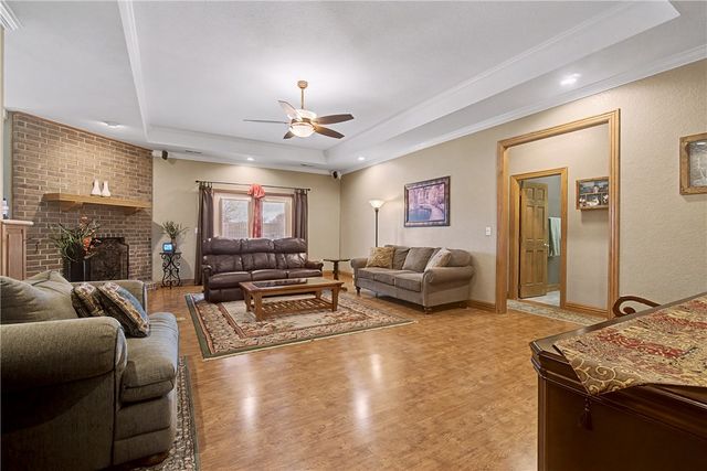 1219 Bob White Avenue, Springdale, AR 72764