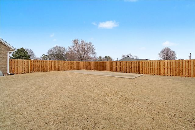 1219 Bob White Avenue, Springdale, AR 72764