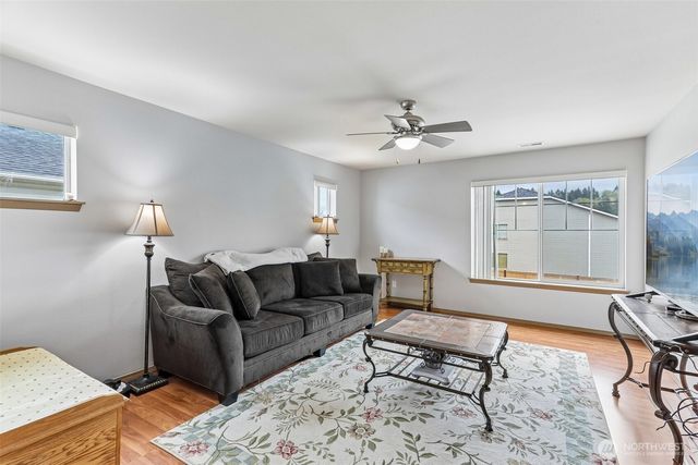 18630 94th Avenue Ct E, Puyallup, WA 98375