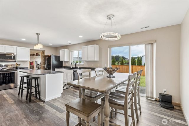 18630 94th Avenue Ct E, Puyallup, WA 98375