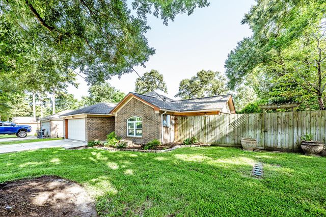511 Springwood Drive, Conroe, TX 77385